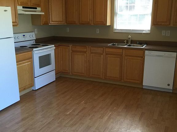 2nd image of 126 High St