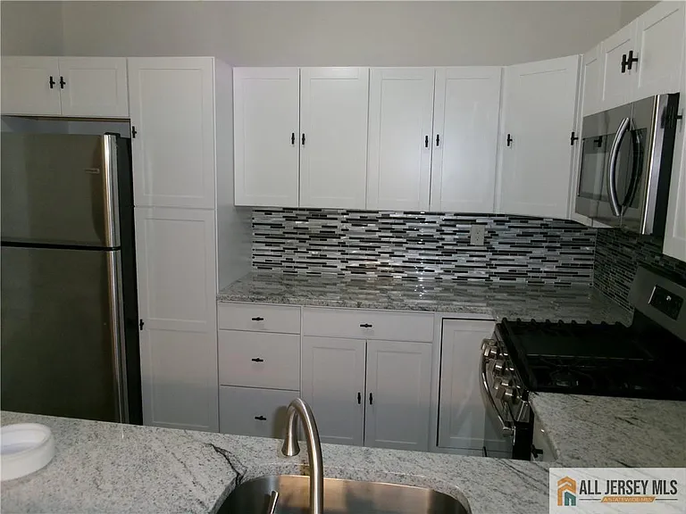4261 Bayberry Ct — Photo 8