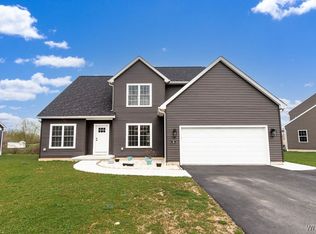 35 Windham Ct, Grand Island, NY 14072