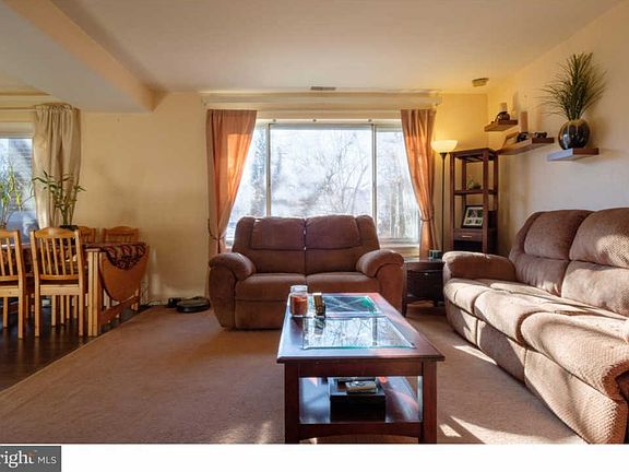 4th image of 118 Argyll Ct
