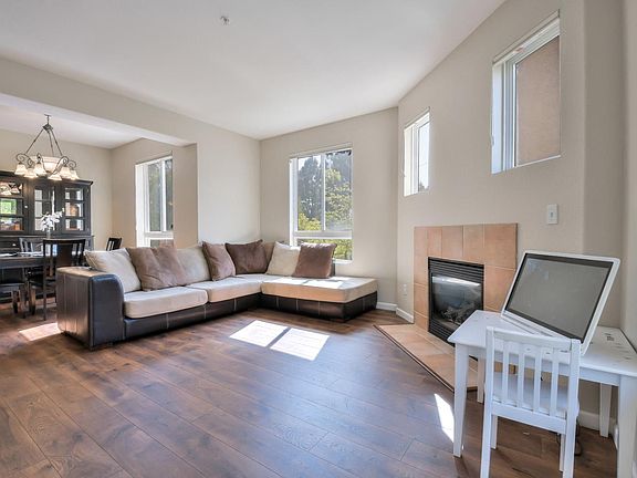 4th image of 634 Marble Arch Ave