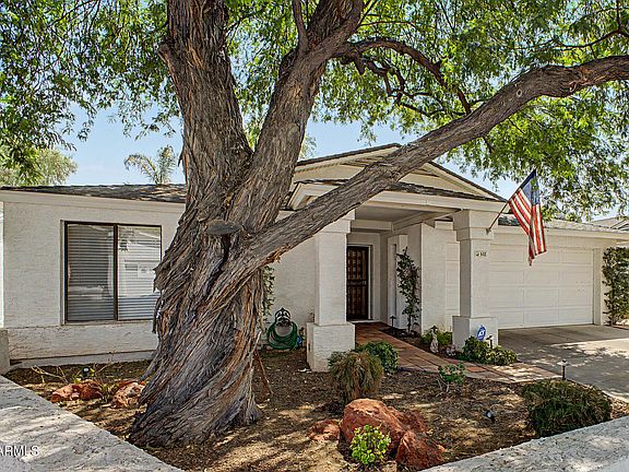 3rd image of 601 W FELLARS Drive