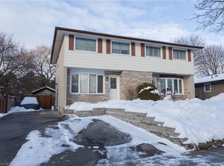 22 Shea Cres, Kitchener, ON N2E 1E8