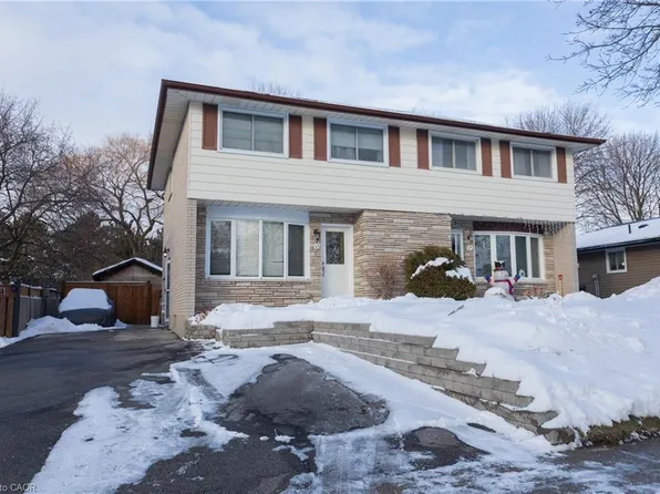 22 Shea Cres, Kitchener, ON N2E 1E8