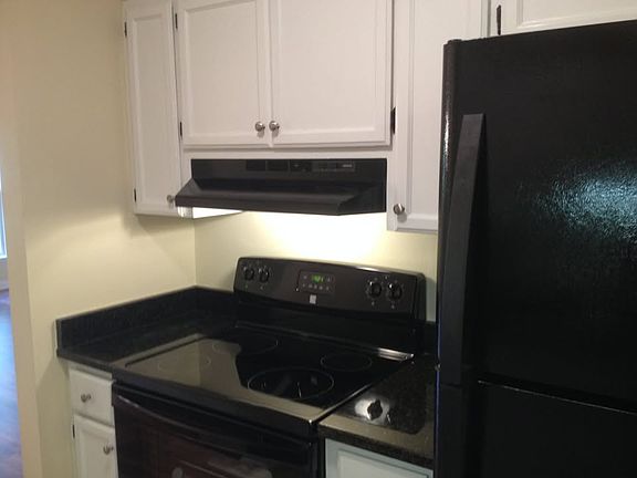 4th image of 211 Taylor Rd #B