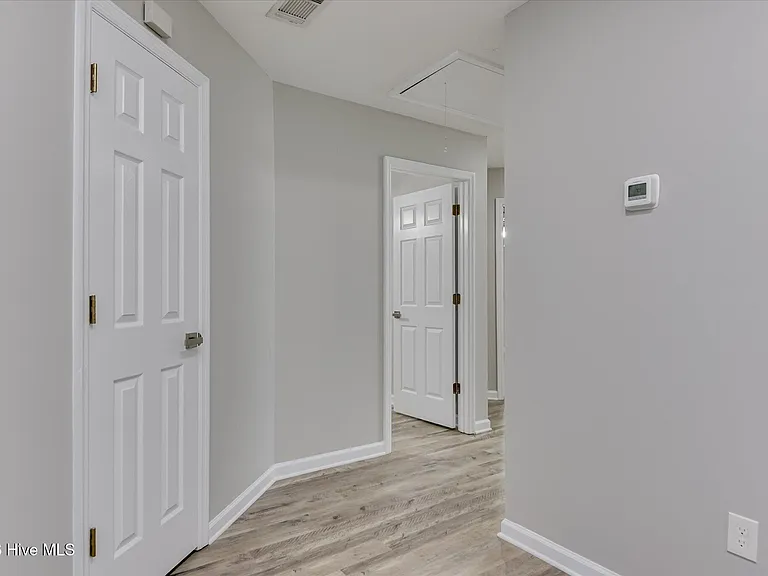 7604 Pleasantville Way — Photo 33