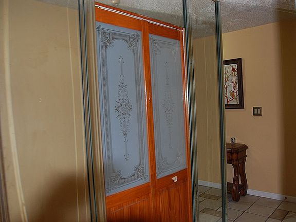 Laundry area/Foyer