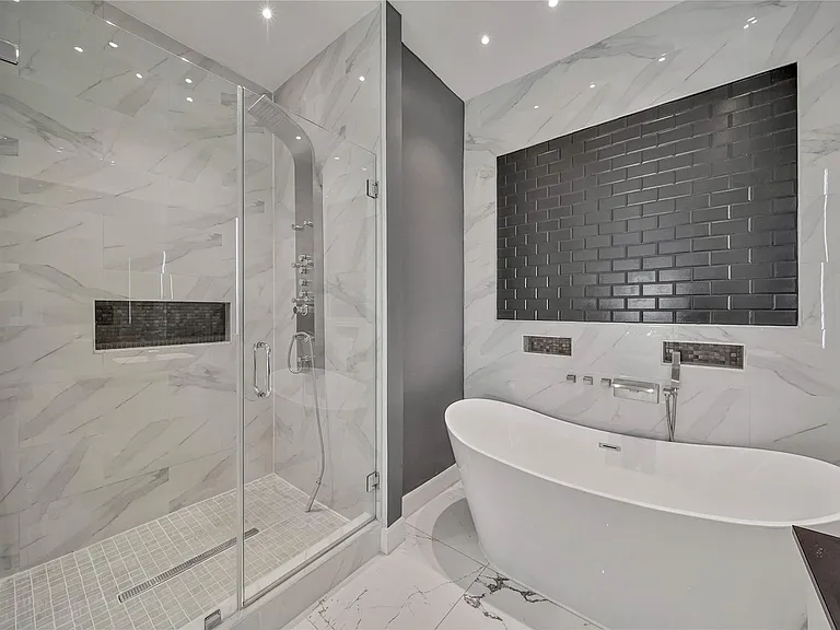 2206 Saxon Dr — Photo 26