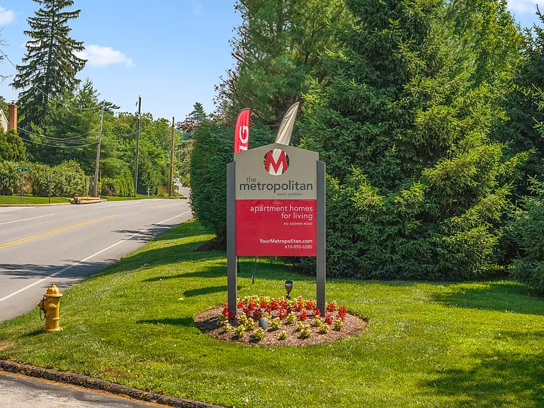 Metropolitan West Goshen — Photo 9