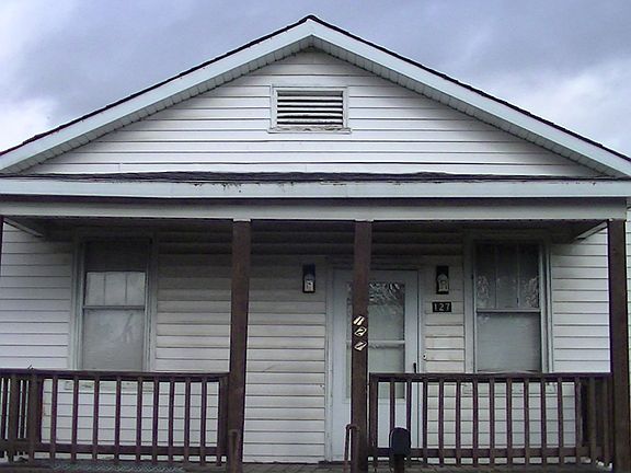3rd image of 127 E Velma Ave