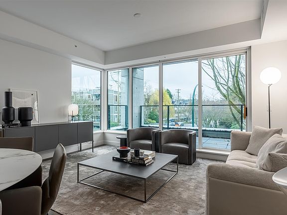 4th image of 717 W 17th Ave #203