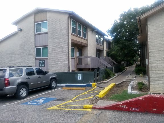 4th image of 2124 Burton Dr APT 124