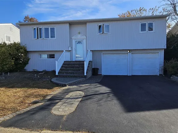 3075 Whaleneck Drive, Merrick, NY 11566