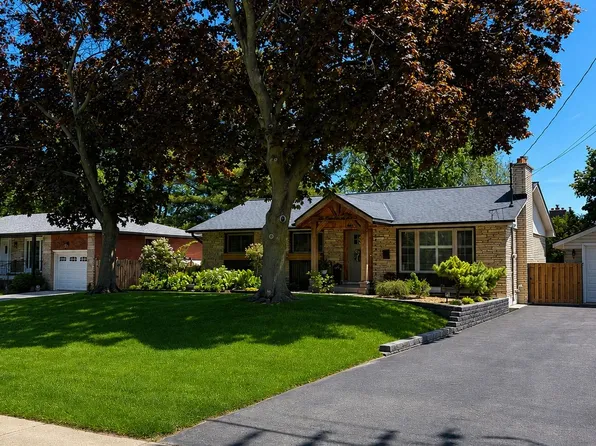 20 Casablanca Blvd, Grimsby, ON L3M 3Z1