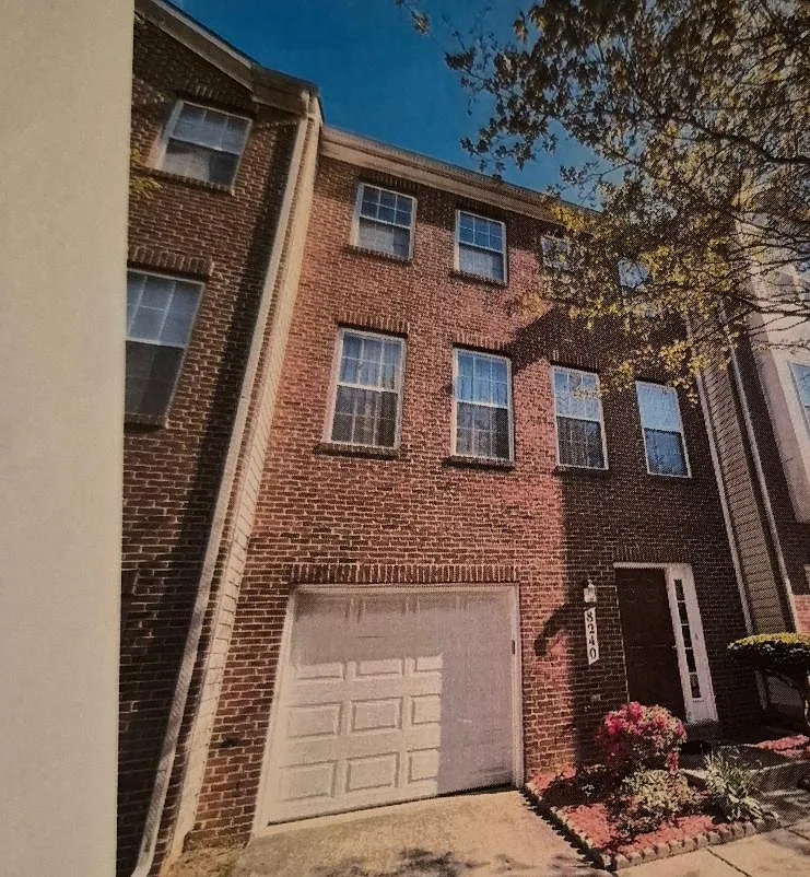3 bed, 1584 sqft, $3,500 — Photo 1