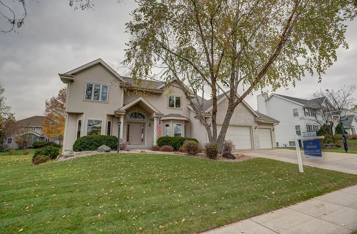 5714 Sandhill Dr photo 1