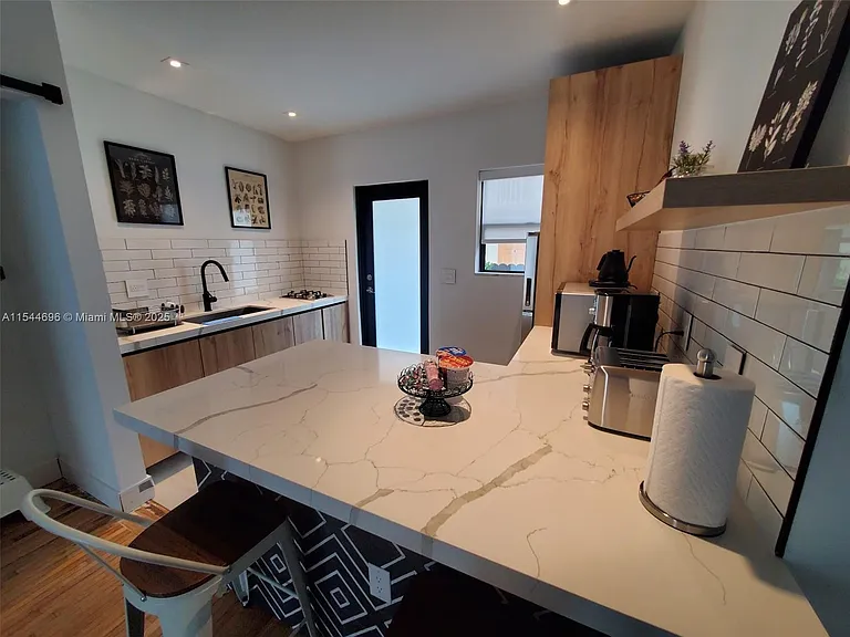 740 SW 9th St #2 — Photo 20