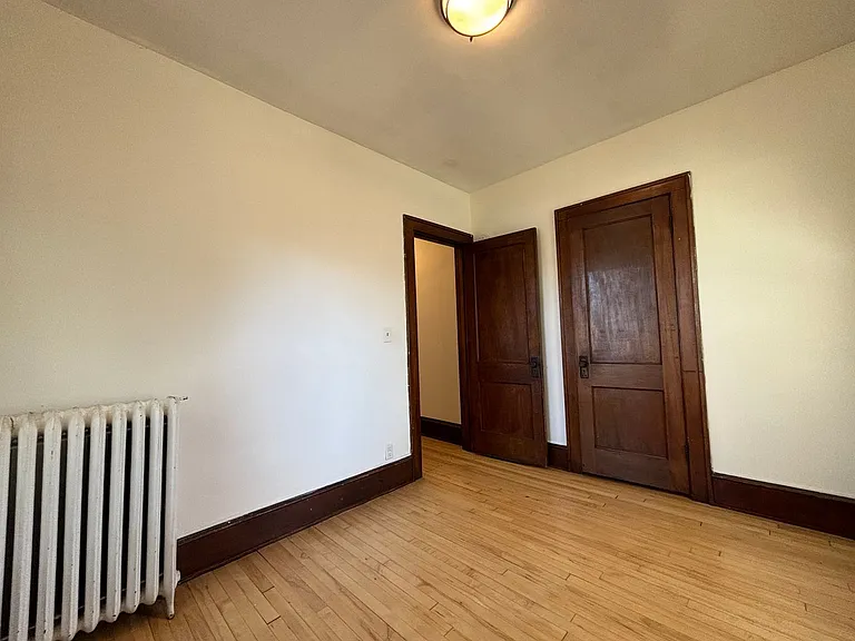 614 5th St NE — Photo 36
