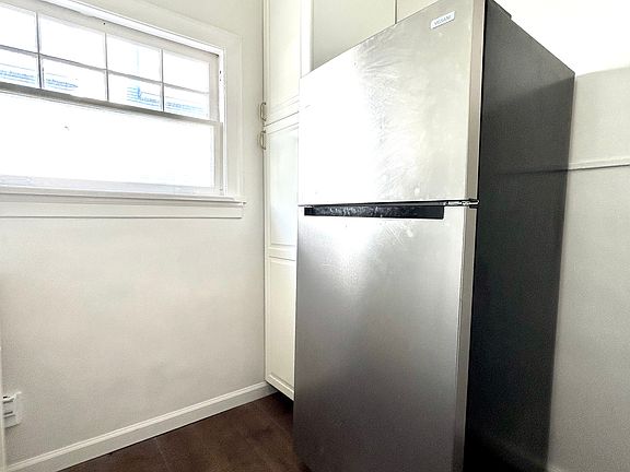 3rd image of 933 E 600 S APT 4