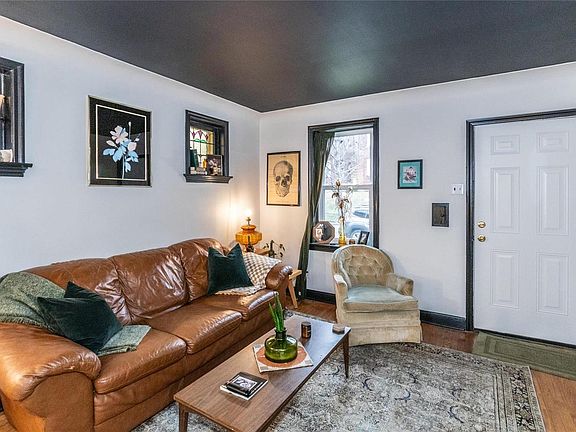 5th image of 4247 Dewey Ave