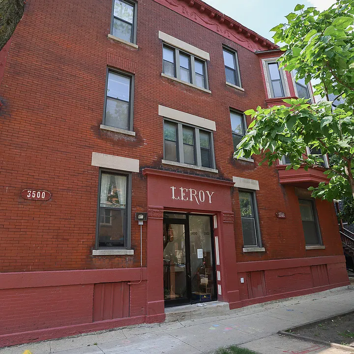 838 W Cornelia Ave #1