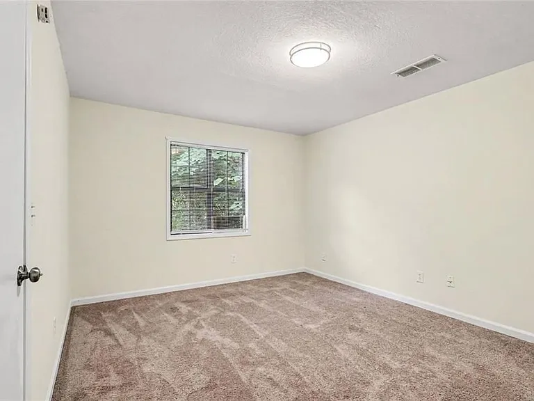 2623 Dorian Dr #D — Photo 14