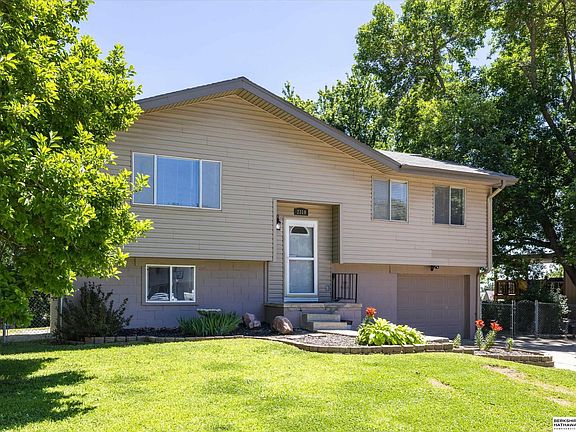 4th image of 2319 N 189th Cir