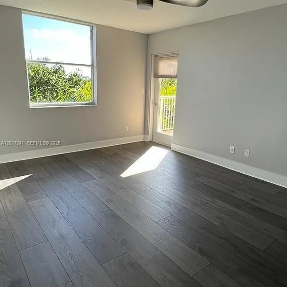 509 E Sheridan St #408 — Photo 3