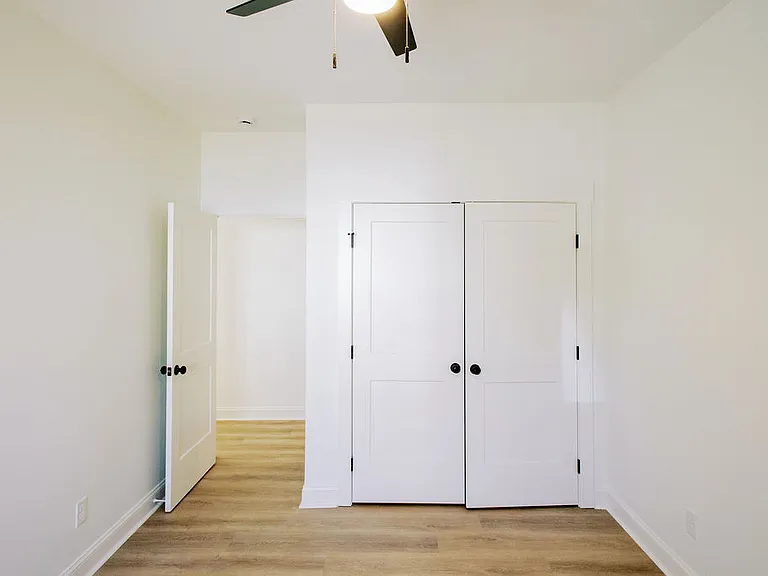 834 E Anderson St #B — Photo 15