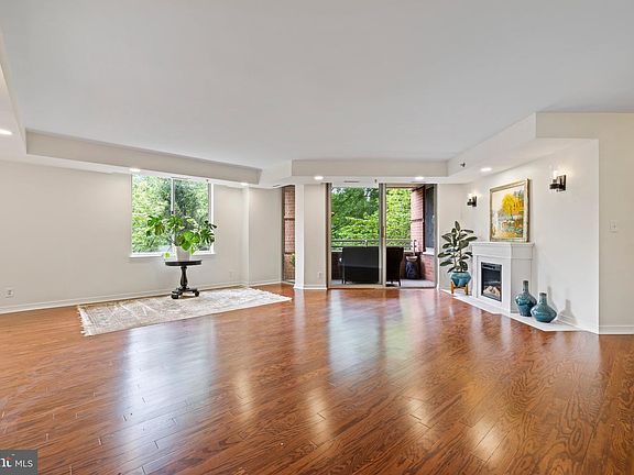 3rd image of 5809 Nicholson Ln APT 103