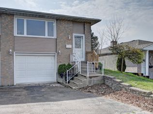 11 Dinison Cres, Kitchener, ON N2E 2W3