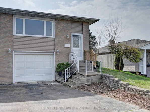 11 Dinison Cres, Kitchener, ON N2E 2W3