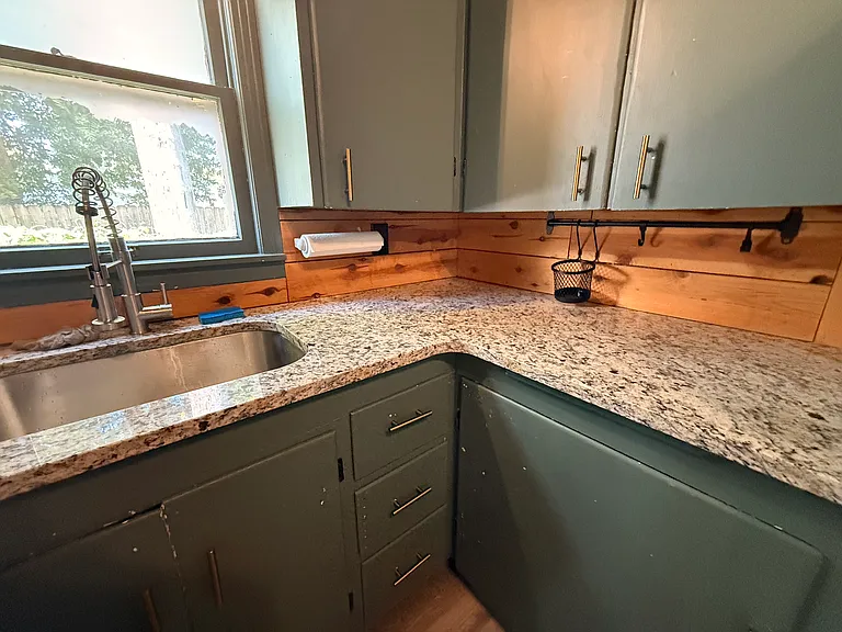 235 S Vine St — Photo 11
