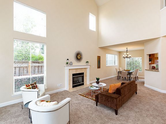 3rd image of 105 Santina Ct