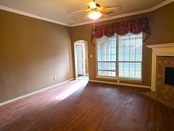 2nd image of 120 Cole St