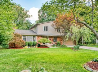 33044 Hampshire Rd, Livonia, MI 48154