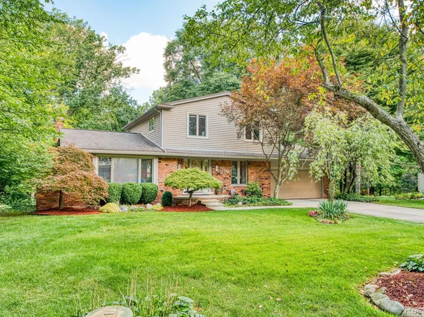 33044 Hampshire Rd, Livonia, MI 48154