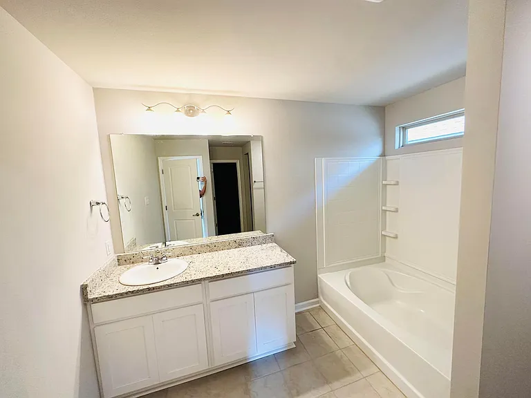 3219 Ivy Lake Dr — Photo 8
