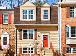 8868 Winding Hollow Way, Springfield, VA 22152