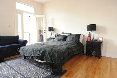 Rented by Weinstein Realty Group