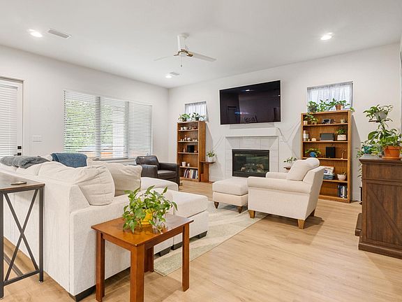 2nd image of 86 Copper Cir