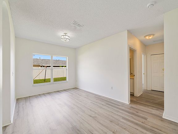 5th image of 566 Hummingbird Ct
