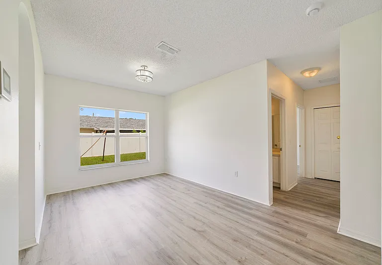 566 Hummingbird Ct — Photo 5