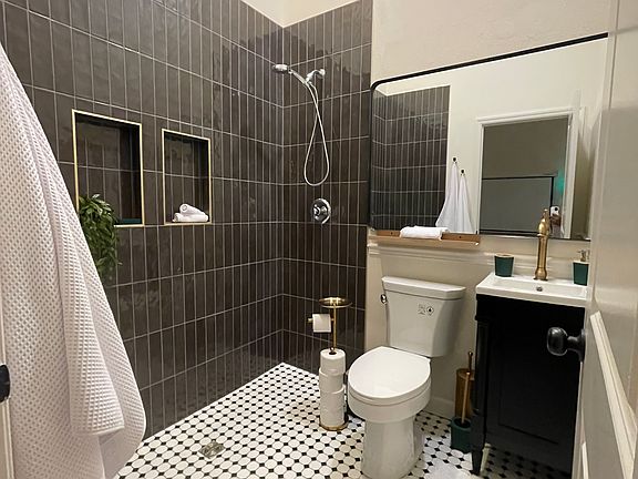 3rd image of 4515 13th Ave S #2