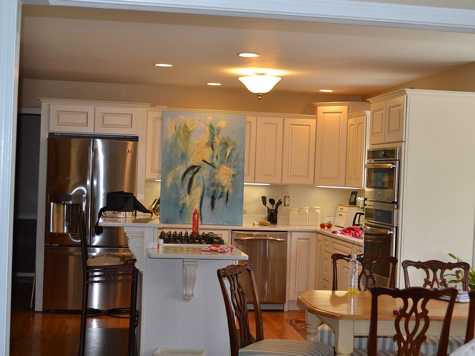 2nd image of 803 Gleneagle Ct