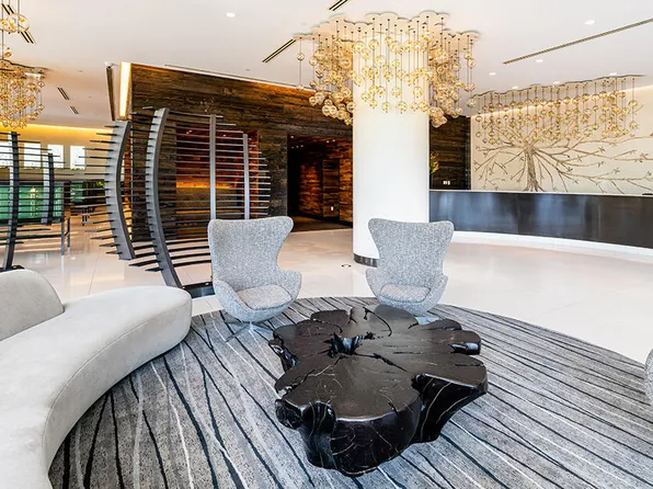 4545 Center Boulevard image 4 of 15