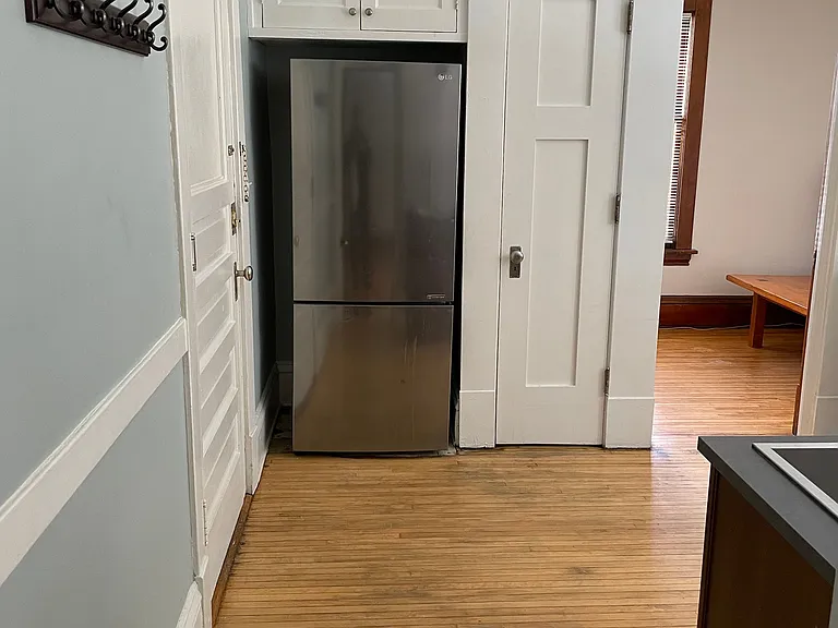 833 Grand Apartments — Photo 14