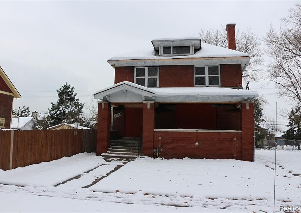 2nd image of 629 Lakewood St