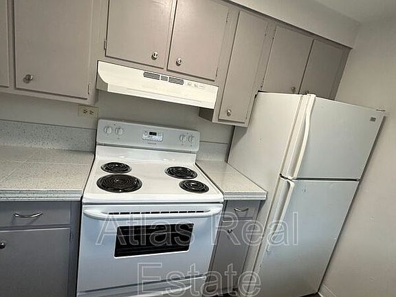 3rd image of 4993 King St #102