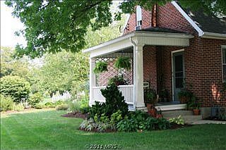 3rd image of 140 Oak Ln